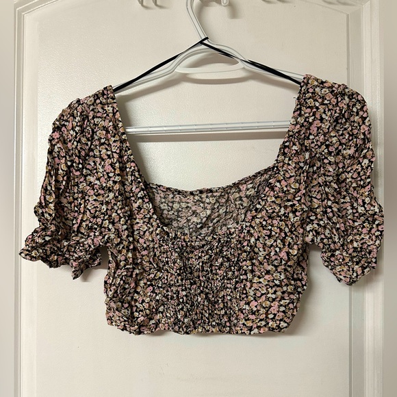 URBAN OUTFITTERS - Puff Sleeve Blouse - Picture 2 of 3